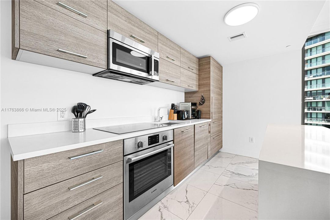 Недавно арендовано: $4,900 (1 спален, 2 ванн, 898 Квадратных фут)