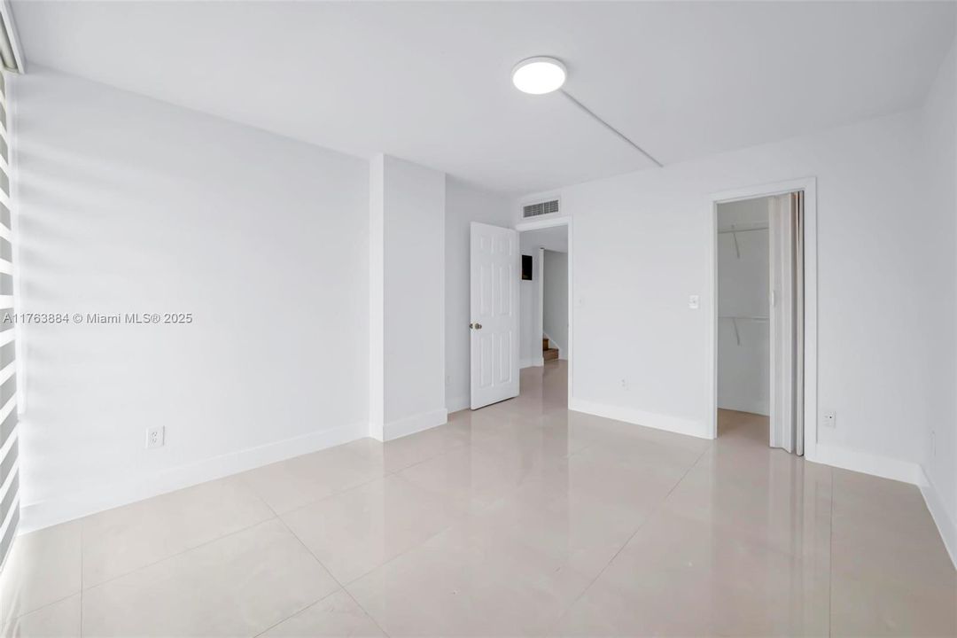 Vendido Recientemente: $350,000 (3 camas, 2 baños, 1610 Pies cuadrados)