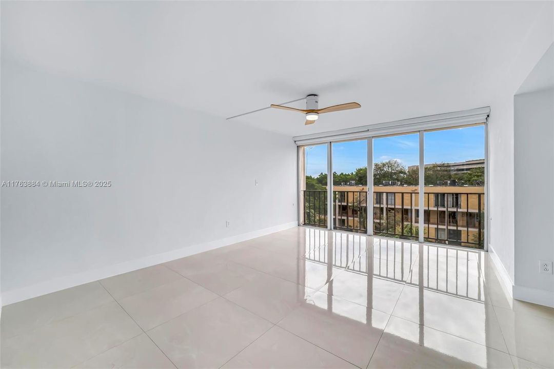 Vendido Recientemente: $350,000 (3 camas, 2 baños, 1610 Pies cuadrados)