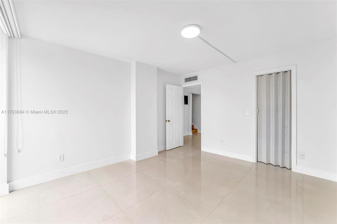 Vendido Recientemente: $350,000 (3 camas, 2 baños, 1610 Pies cuadrados)