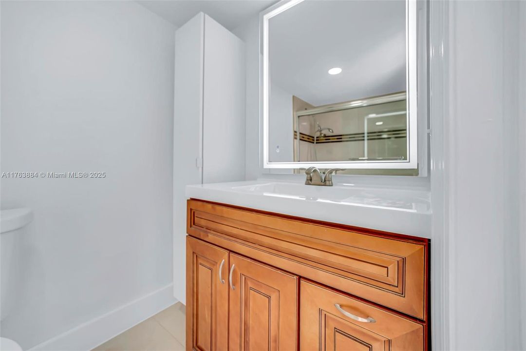 Vendido Recientemente: $350,000 (3 camas, 2 baños, 1610 Pies cuadrados)