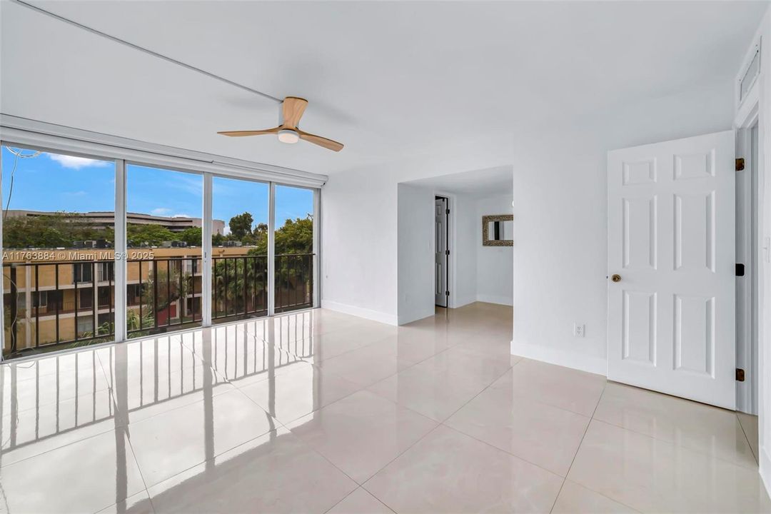 Vendido Recientemente: $350,000 (3 camas, 2 baños, 1610 Pies cuadrados)