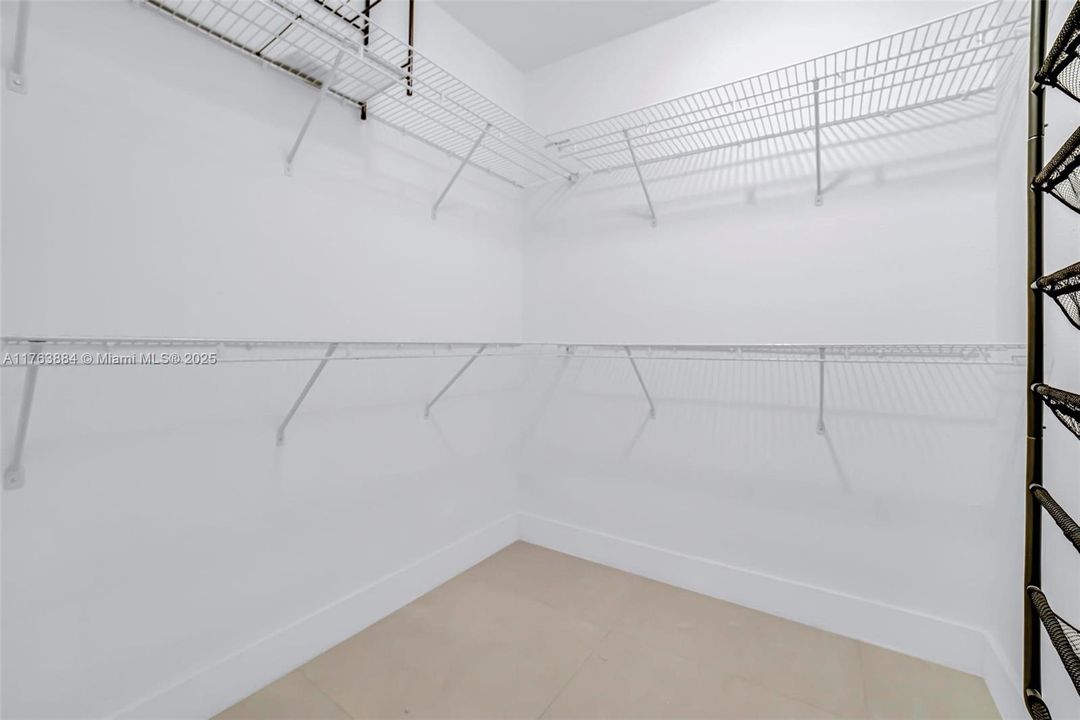 Vendido Recientemente: $350,000 (3 camas, 2 baños, 1610 Pies cuadrados)