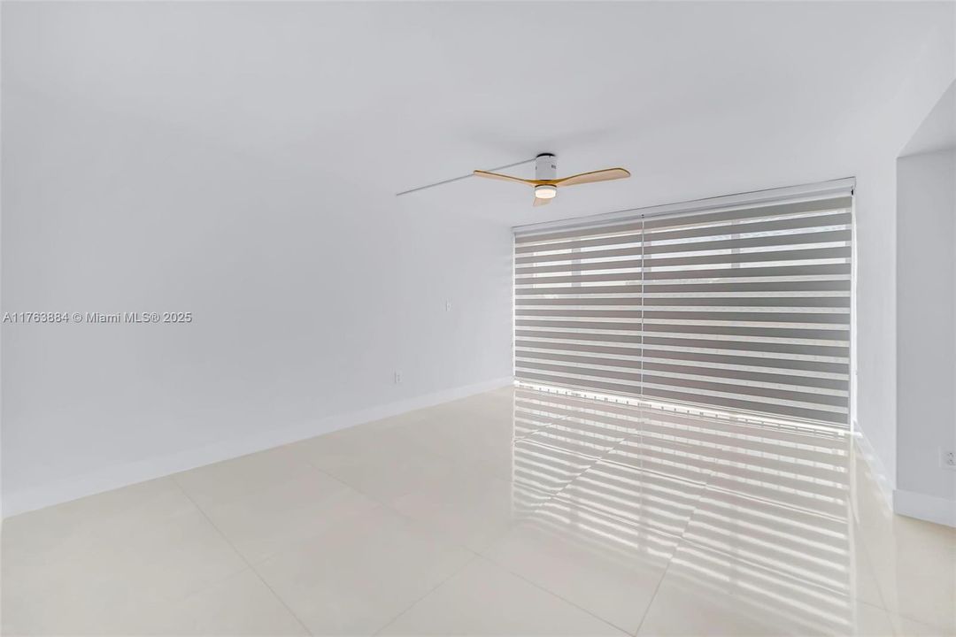 Vendido Recientemente: $350,000 (3 camas, 2 baños, 1610 Pies cuadrados)