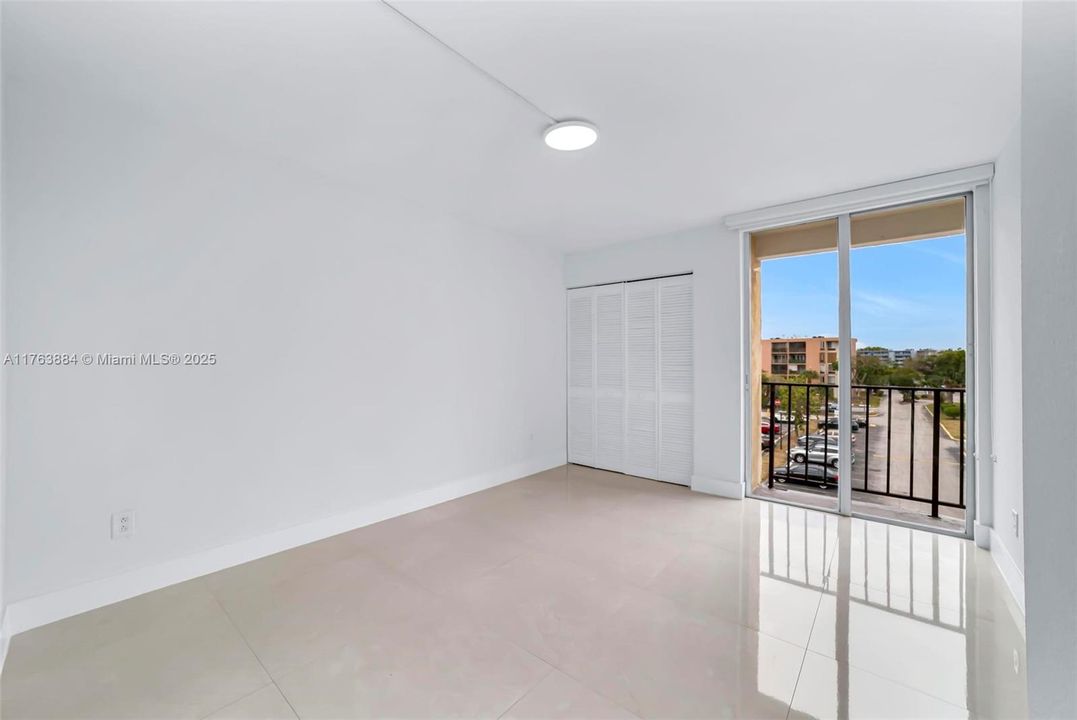 Vendido Recientemente: $350,000 (3 camas, 2 baños, 1610 Pies cuadrados)