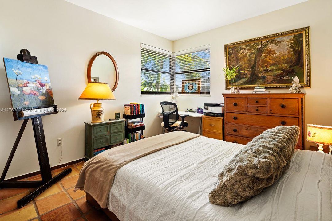 Recently Sold: $799,000 (2 beds, 2 baths, 1450 Square Feet)