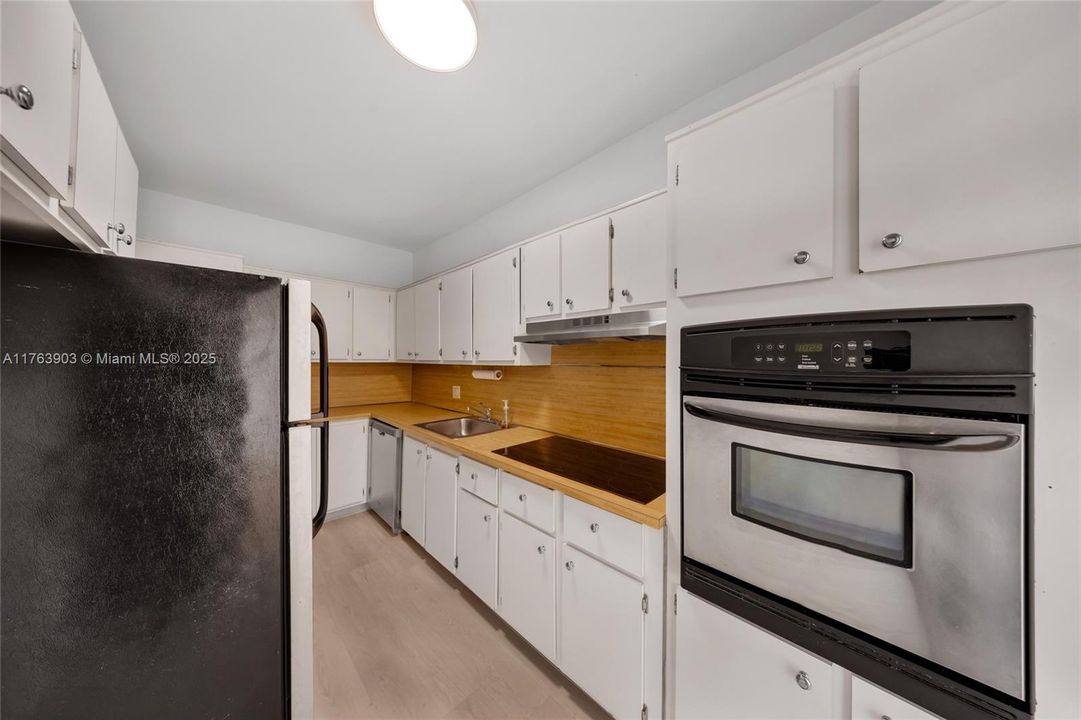 待售: $339,900 (2 贝兹, 2 浴室, 1040 平方英尺)