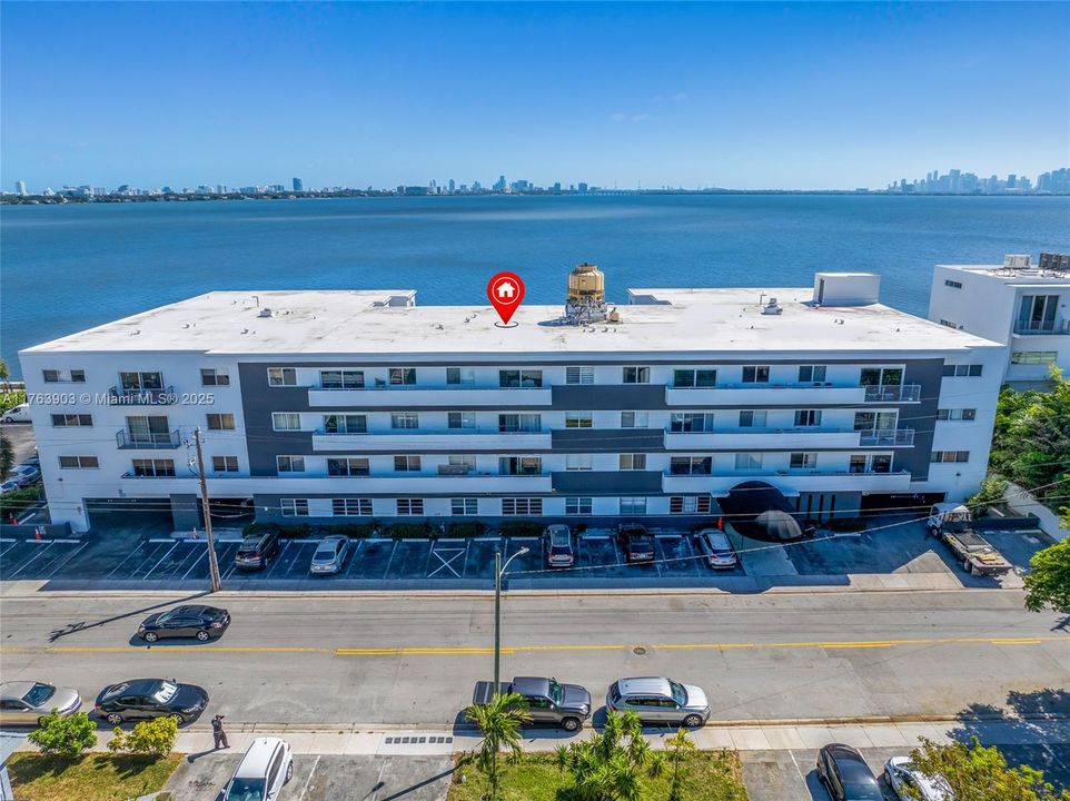 待售: $339,900 (2 贝兹, 2 浴室, 1040 平方英尺)