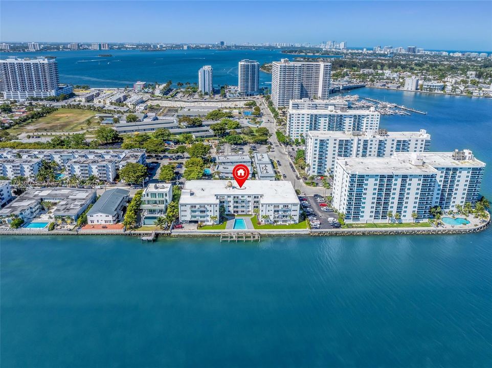 待售: $339,900 (2 贝兹, 2 浴室, 1040 平方英尺)