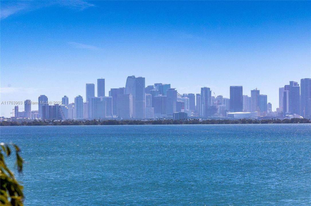 待售: $339,900 (2 贝兹, 2 浴室, 1040 平方英尺)