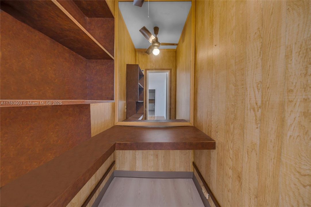 待售: $339,900 (2 贝兹, 2 浴室, 1040 平方英尺)