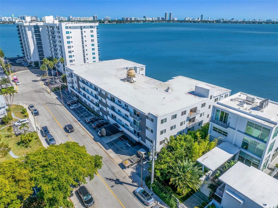 待售: $339,900 (2 贝兹, 2 浴室, 1040 平方英尺)