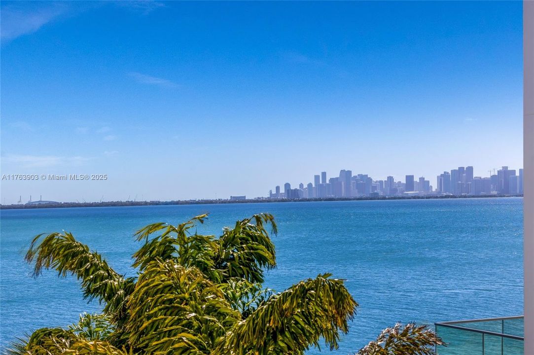 待售: $339,900 (2 贝兹, 2 浴室, 1040 平方英尺)