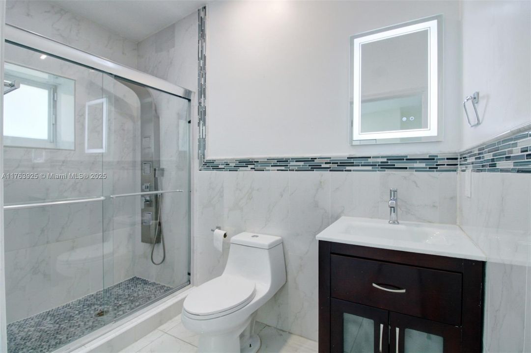 Recently Sold: $1,690,000 (4 beds, 5 baths, 3820 Square Feet)