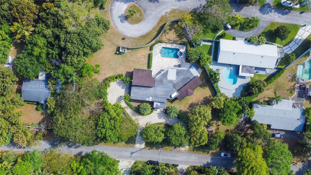 Recently Sold: $1,690,000 (4 beds, 5 baths, 3820 Square Feet)