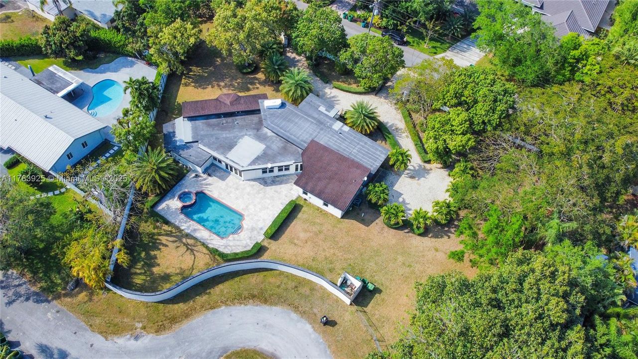 Recently Sold: $1,690,000 (4 beds, 5 baths, 3820 Square Feet)