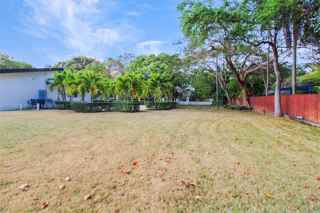 Recently Sold: $1,690,000 (4 beds, 5 baths, 3820 Square Feet)