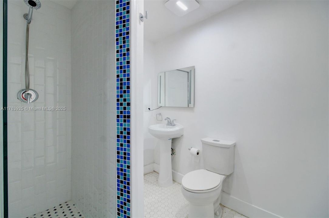 Recently Sold: $1,690,000 (4 beds, 5 baths, 3820 Square Feet)