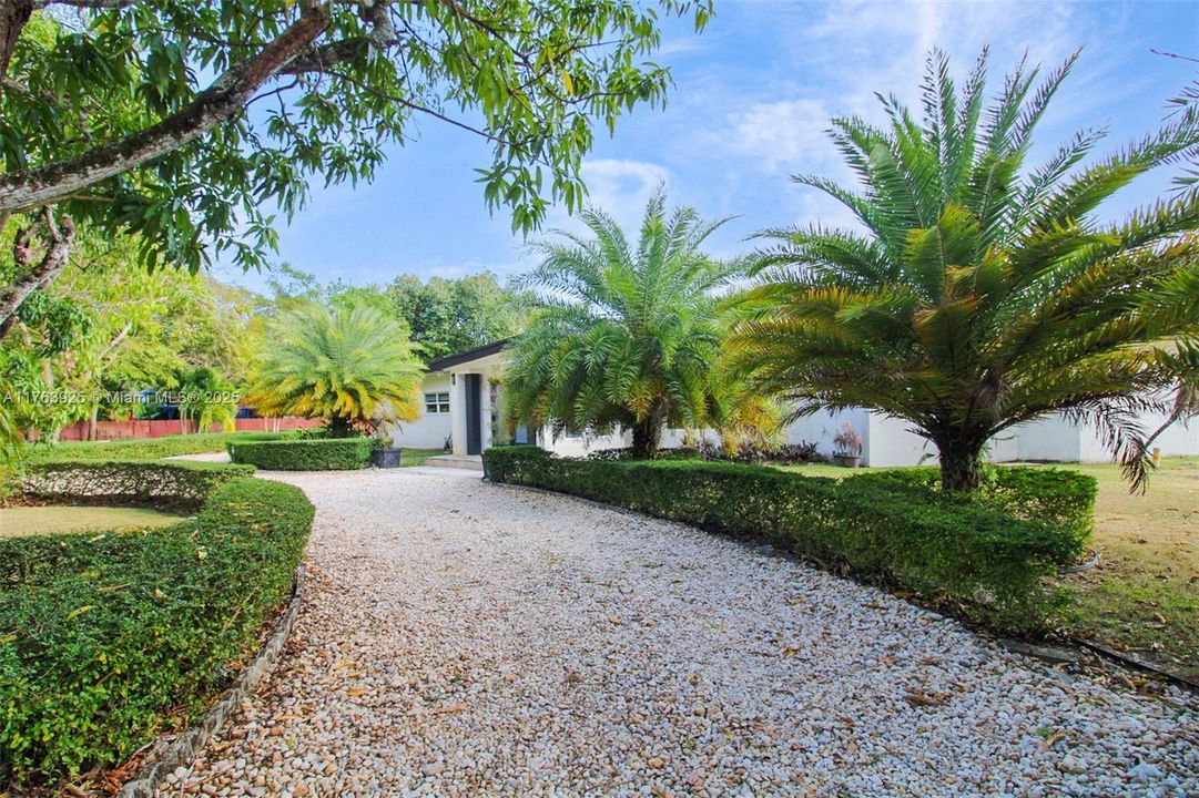 Recently Sold: $1,690,000 (4 beds, 5 baths, 3820 Square Feet)