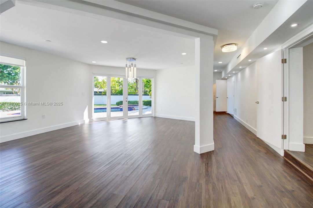 Recently Sold: $1,690,000 (4 beds, 5 baths, 3820 Square Feet)