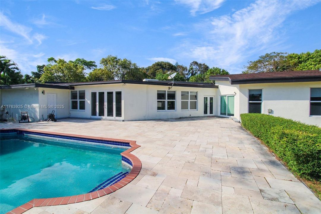 Recently Sold: $1,690,000 (4 beds, 5 baths, 3820 Square Feet)