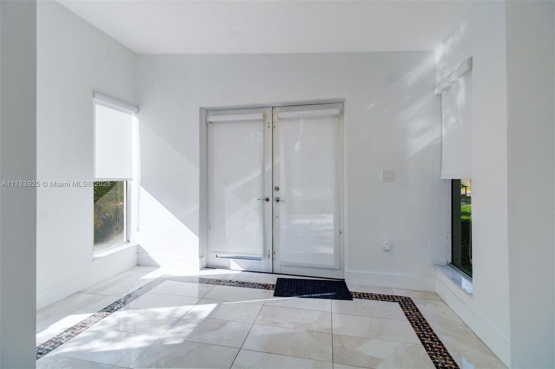 Recently Sold: $1,690,000 (4 beds, 5 baths, 3820 Square Feet)