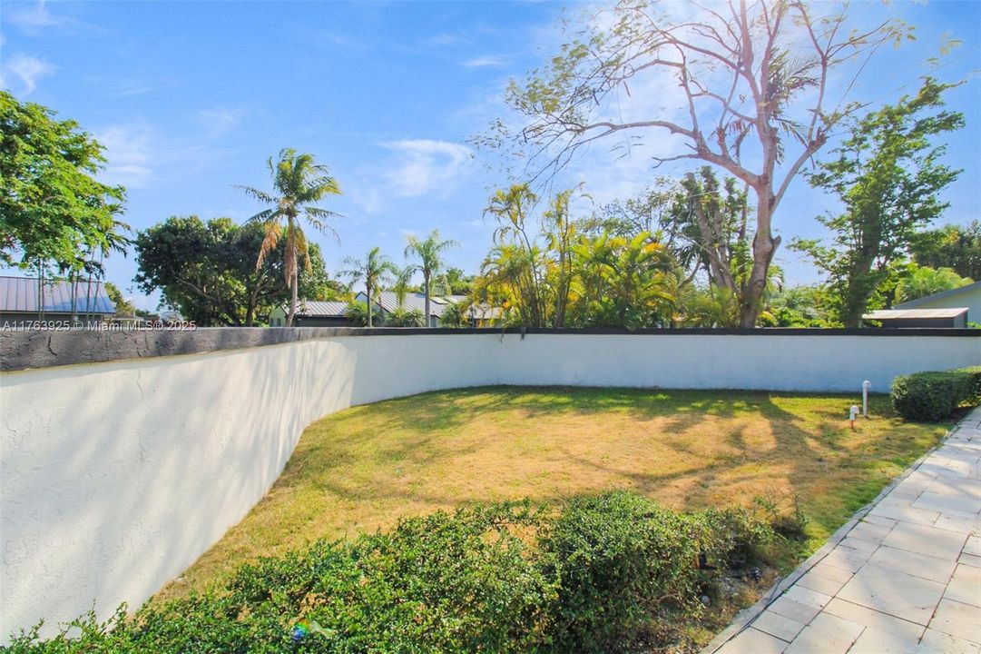 Recently Sold: $1,690,000 (4 beds, 5 baths, 3820 Square Feet)