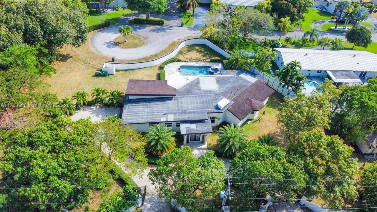 Recently Sold: $1,690,000 (4 beds, 5 baths, 3820 Square Feet)