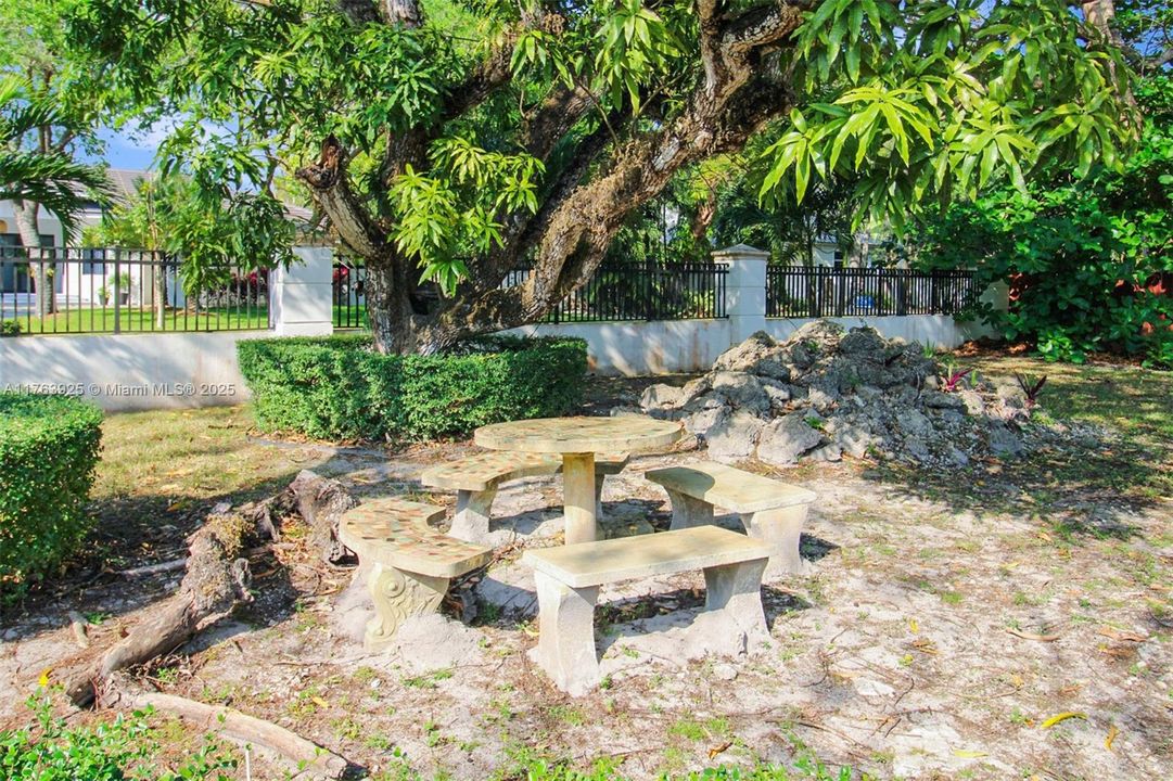 Recently Sold: $1,690,000 (4 beds, 5 baths, 3820 Square Feet)