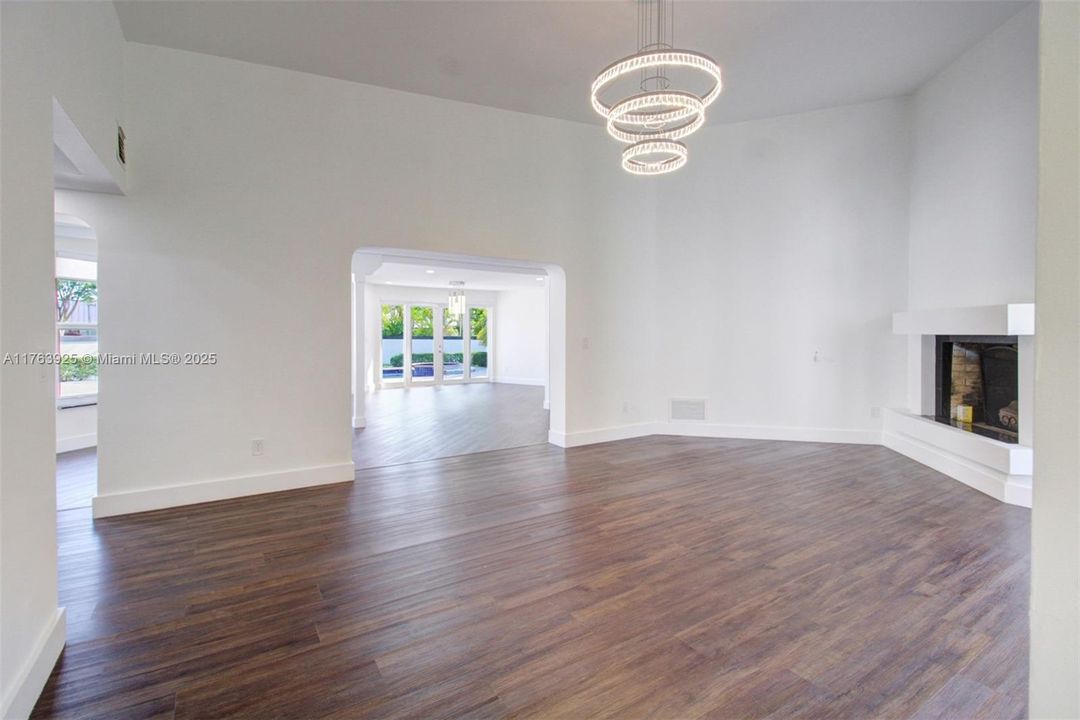 Recently Sold: $1,690,000 (4 beds, 5 baths, 3820 Square Feet)