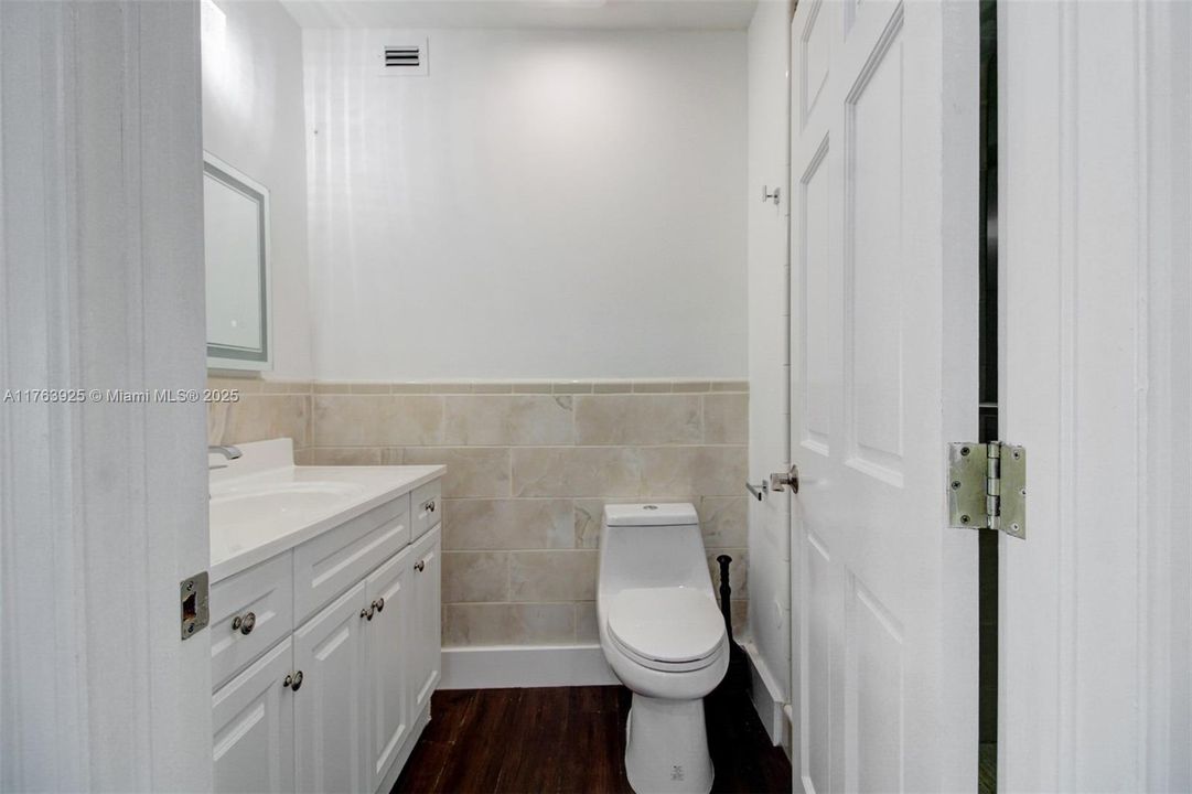 Recently Sold: $1,690,000 (4 beds, 5 baths, 3820 Square Feet)