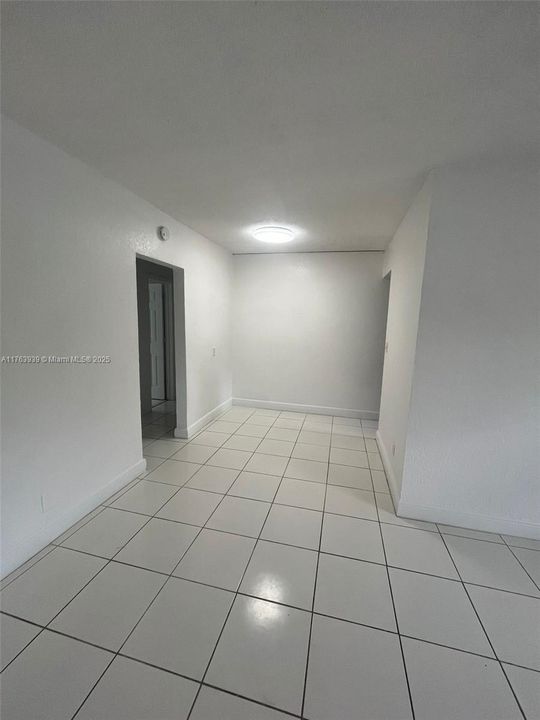 Недавно арендовано: $1,700 (1 спален, 1 ванн, 0 Квадратных фут)