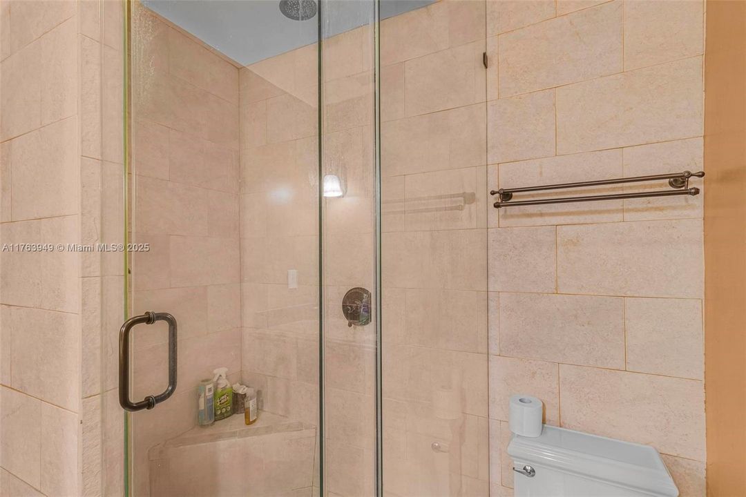 最近售出: $675,000 (4 贝兹, 2 浴室, 2208 平方英尺)