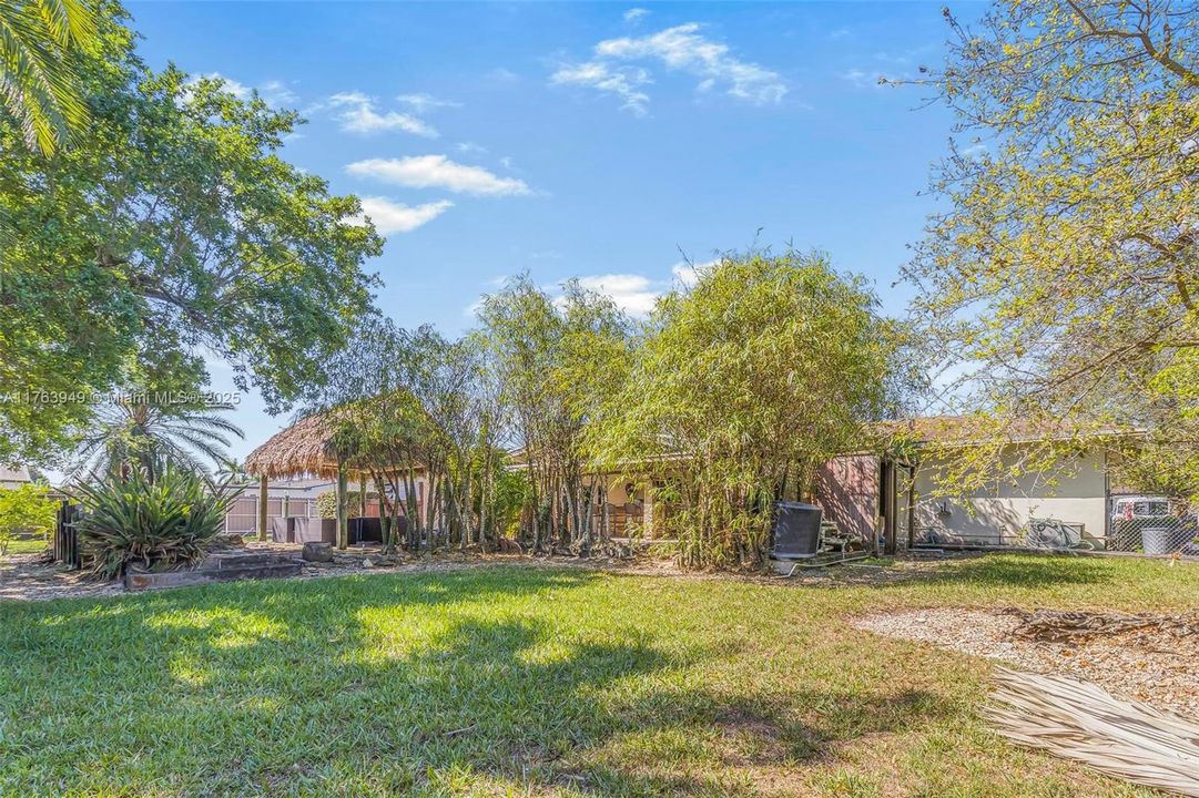 最近售出: $675,000 (4 贝兹, 2 浴室, 2208 平方英尺)