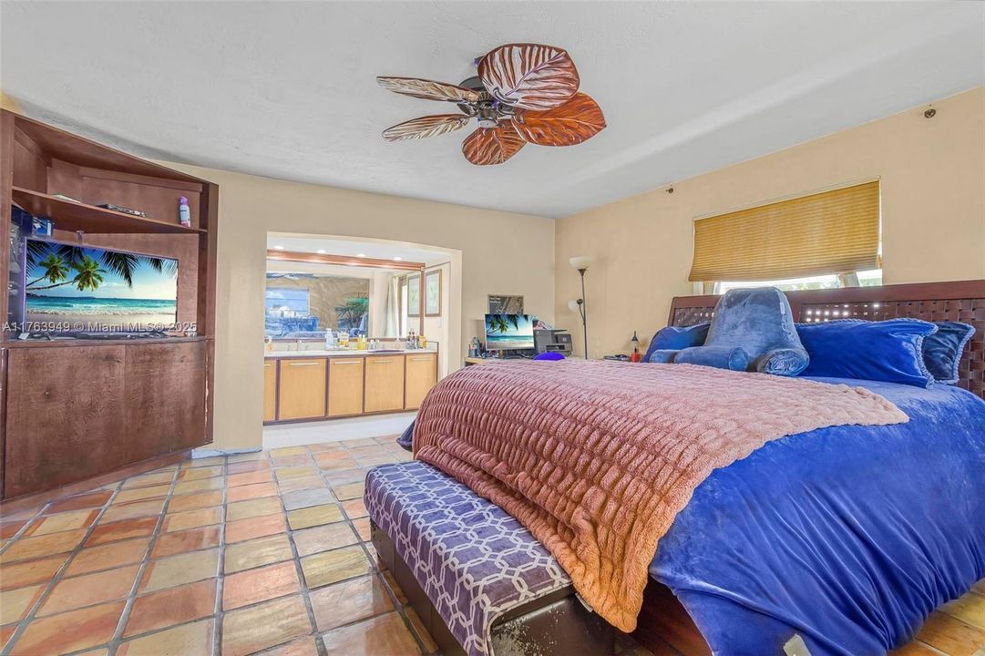 最近售出: $675,000 (4 贝兹, 2 浴室, 2208 平方英尺)