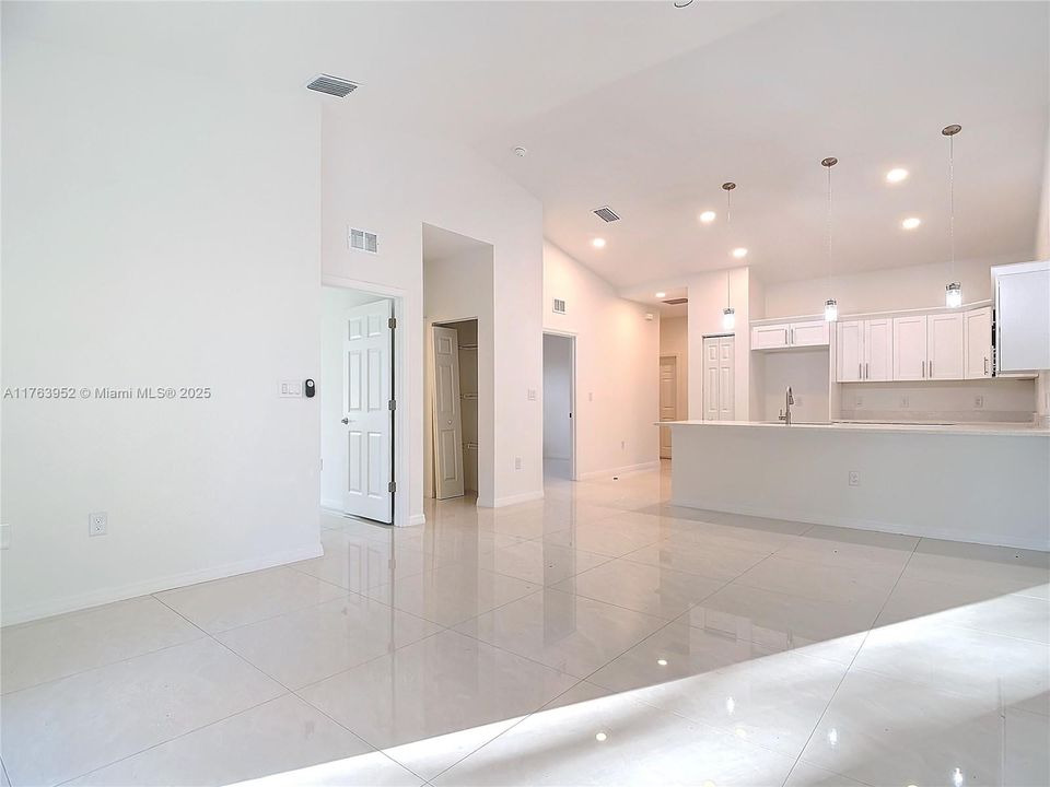 Recientemente alquilado: $1,750 (2 camas, 2 baños, 0 Pies cuadrados)