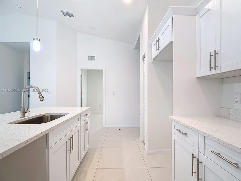 Recientemente alquilado: $1,750 (2 camas, 2 baños, 0 Pies cuadrados)