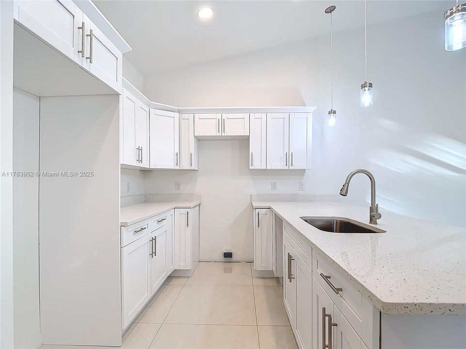 Recientemente alquilado: $1,750 (2 camas, 2 baños, 0 Pies cuadrados)