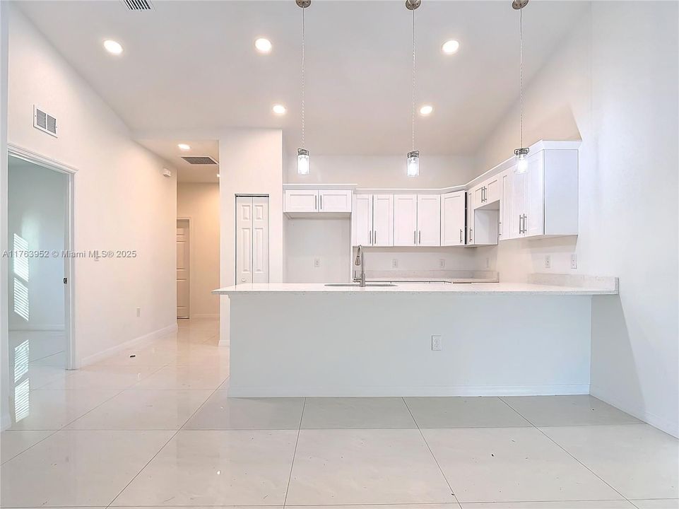 Recientemente alquilado: $1,750 (2 camas, 2 baños, 0 Pies cuadrados)