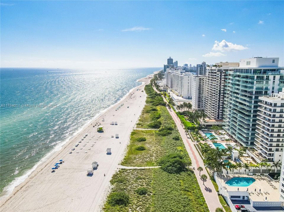 待售: $2,250,000 (2 贝兹, 2 浴室, 1556 平方英尺)