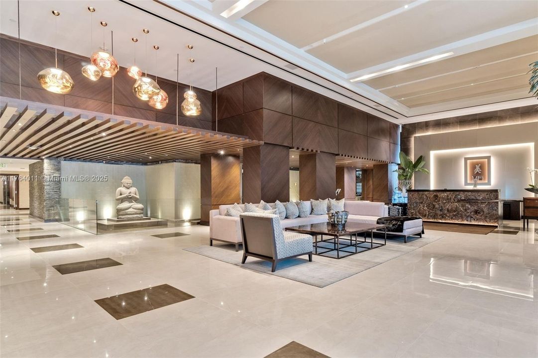 待售: $2,250,000 (2 贝兹, 2 浴室, 1556 平方英尺)