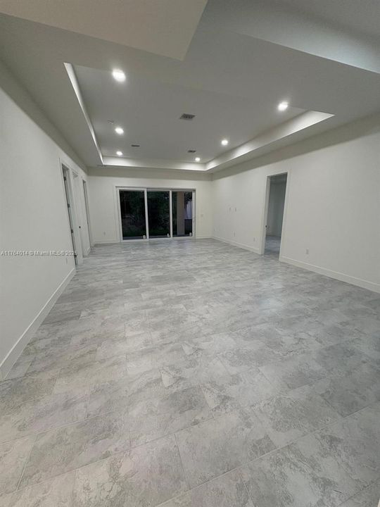 最近租的: $2,650 (3 贝兹, 2 浴室, 1754 平方英尺)