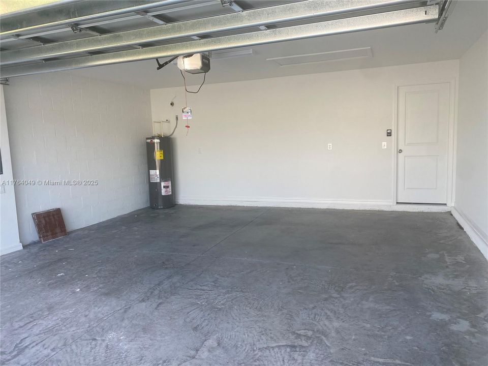 最近租的: $2,150 (4 贝兹, 2 浴室, 1937 平方英尺)