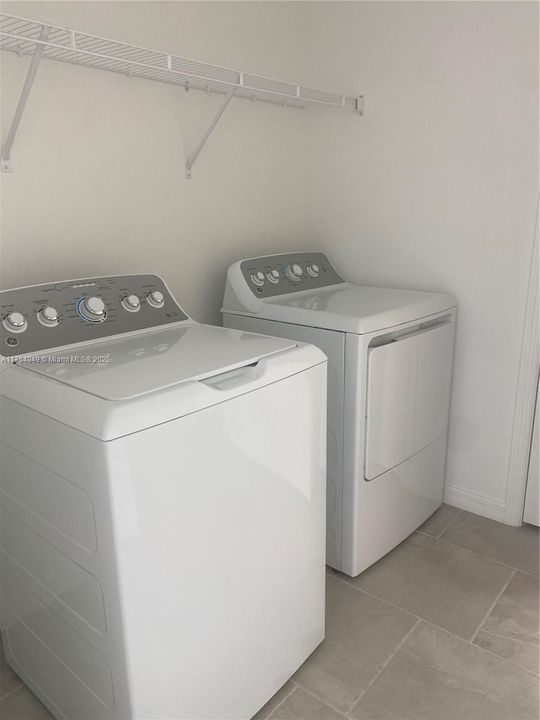 最近租的: $2,150 (4 贝兹, 2 浴室, 1937 平方英尺)