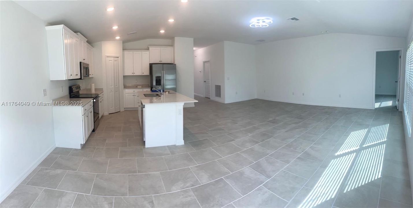 最近租的: $2,150 (4 贝兹, 2 浴室, 1937 平方英尺)