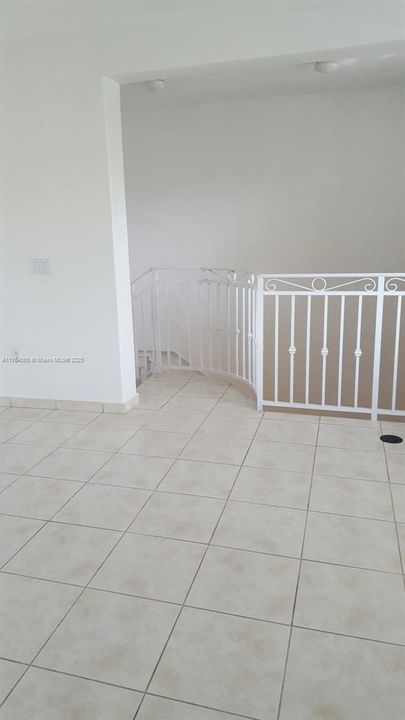 Recently Rented: $2,850 (3 beds, 2 baths, 1328 Square Feet)