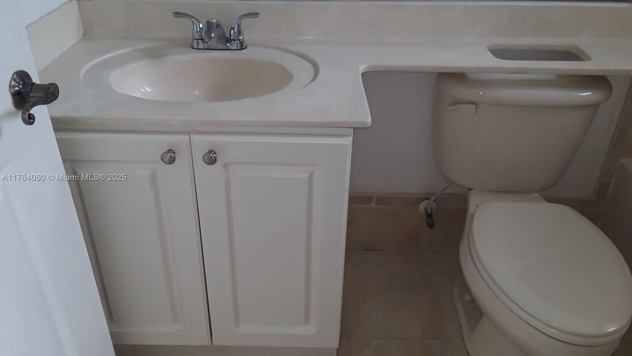 Recently Rented: $2,850 (3 beds, 2 baths, 1328 Square Feet)