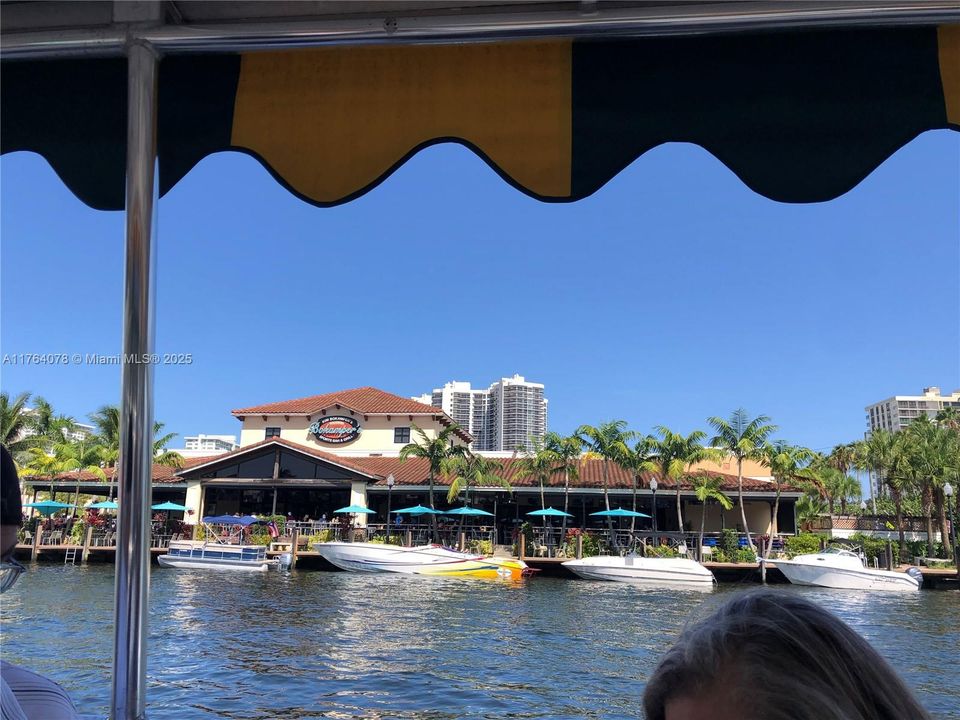 For Sale: $146,500 (1 beds, 1 baths, 341 Square Feet)