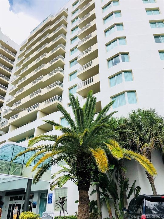 For Sale: $146,500 (1 beds, 1 baths, 341 Square Feet)