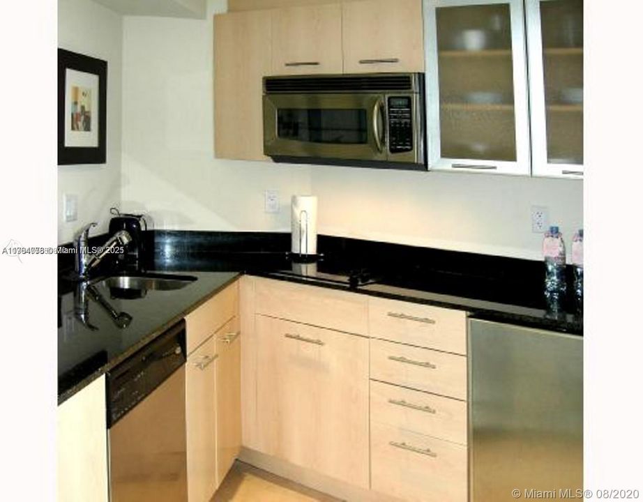 For Sale: $146,500 (1 beds, 1 baths, 341 Square Feet)